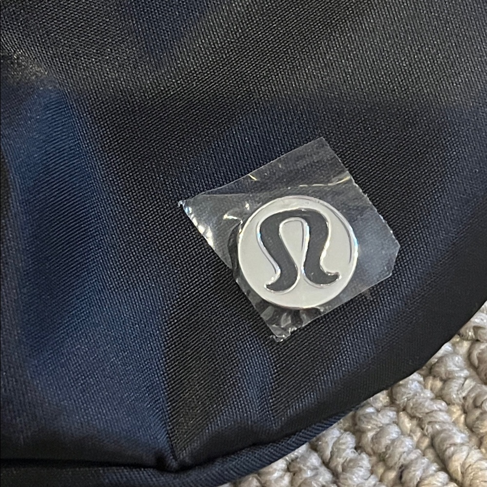 Lululemon City Adventure Belt Bag NWT - Picture 2 of 5